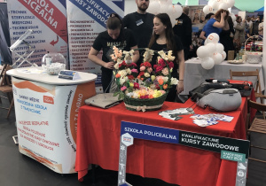 Oferta kształcenia w ZSiPOWŁ - stoisko reklamowe.