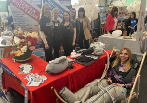 Oferta kształcenia w ZSiPOWŁ - stoisko reklamowe.