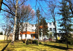 Budynek po remoncie, przy ulicy św. Antoniego 47, dawny "MEDYK", obecnie Zespół Szkół i Placówek Oświatowych Województwa Łódzkiego w Tomaszowie Mazowieckim